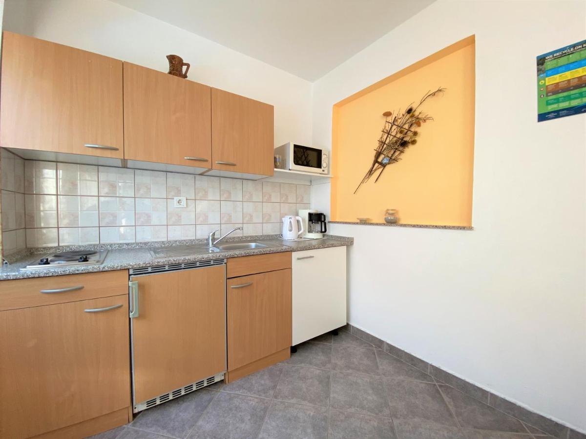 Guest House Dijana Krk Town Bagian luar foto