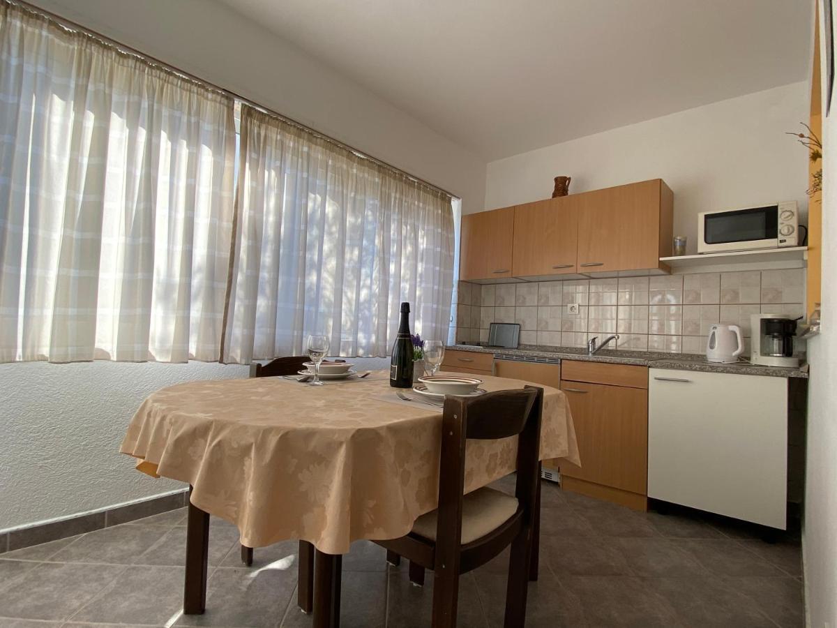 Guest House Dijana Krk Town Bagian luar foto