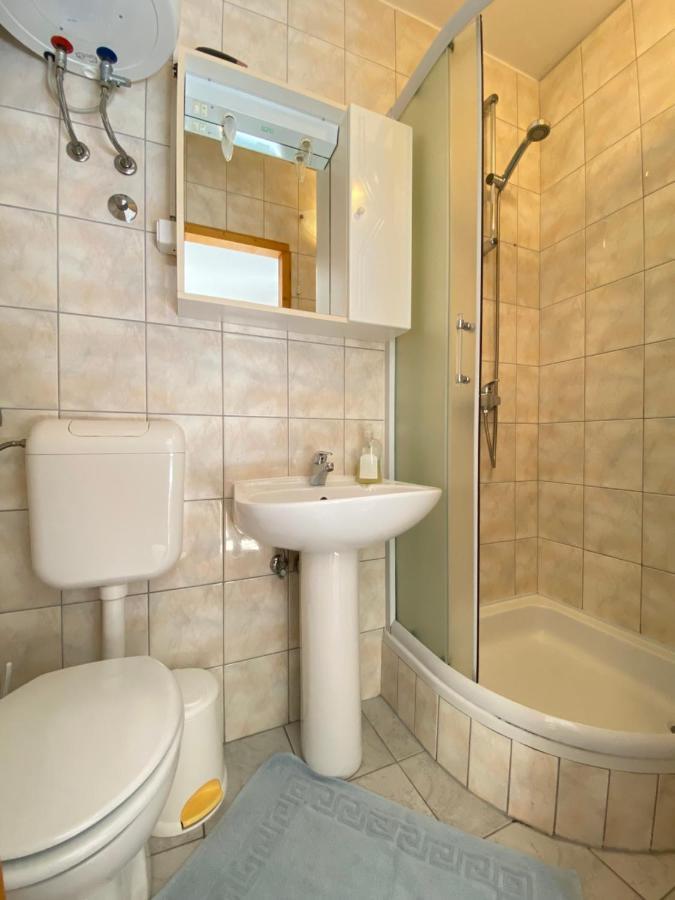 Guest House Dijana Krk Town Bagian luar foto