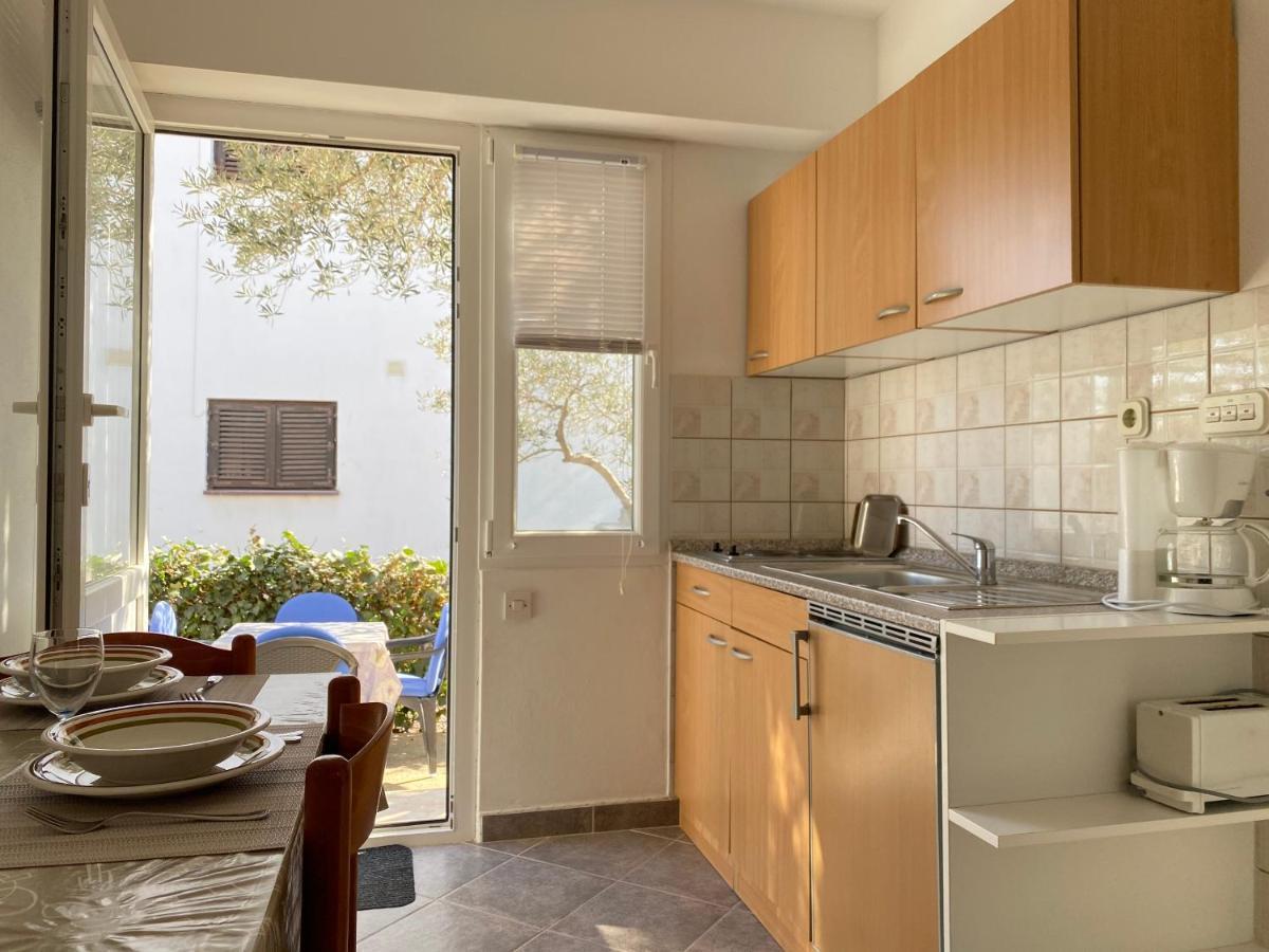 Guest House Dijana Krk Town Bagian luar foto