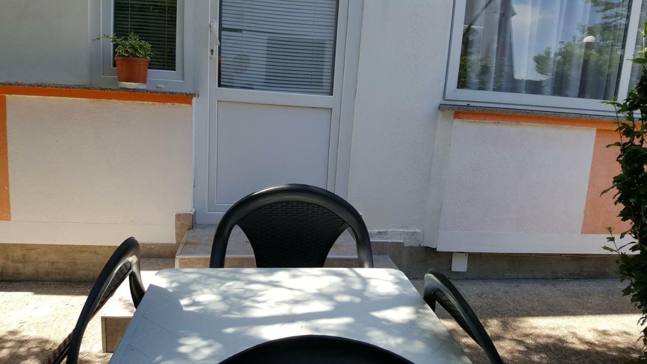 Guest House Dijana Krk Town Bagian luar foto
