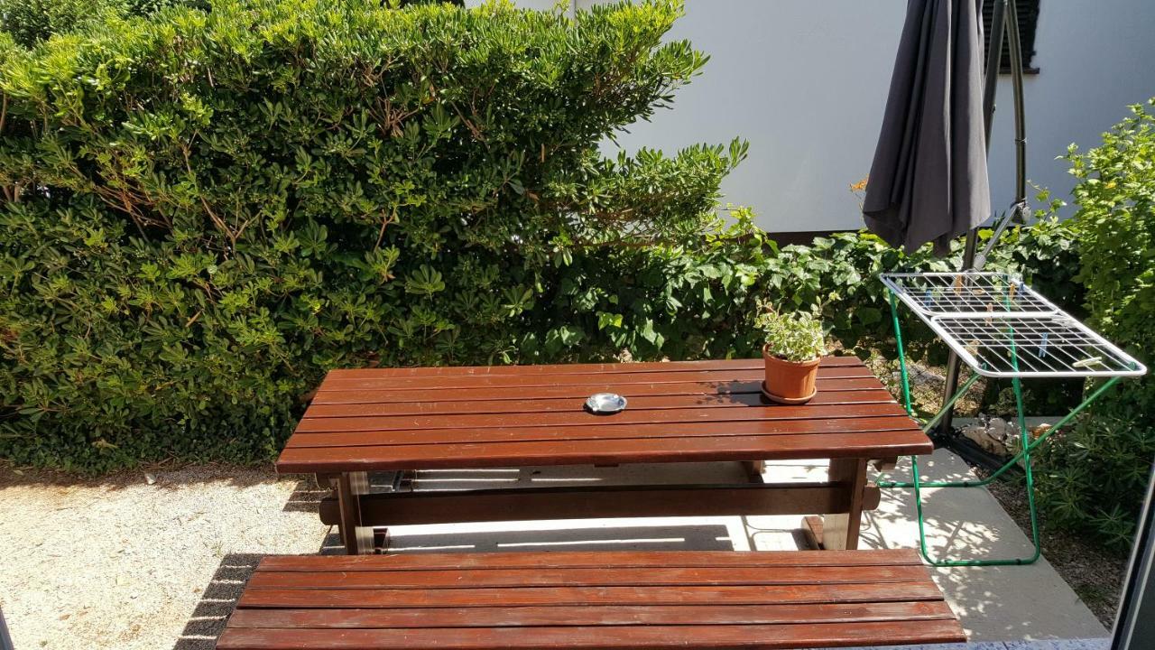 Guest House Dijana Krk Town Bagian luar foto